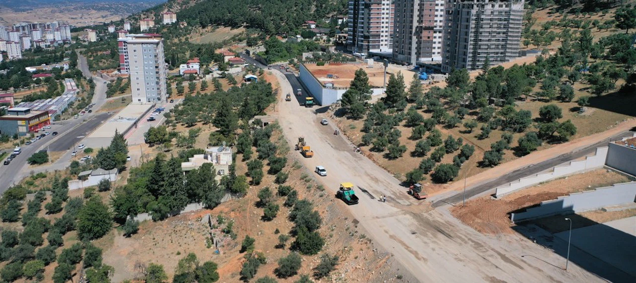 Büyükşehir’den Cumhuriyet Mahallesi’nde Asfalt Çalışması