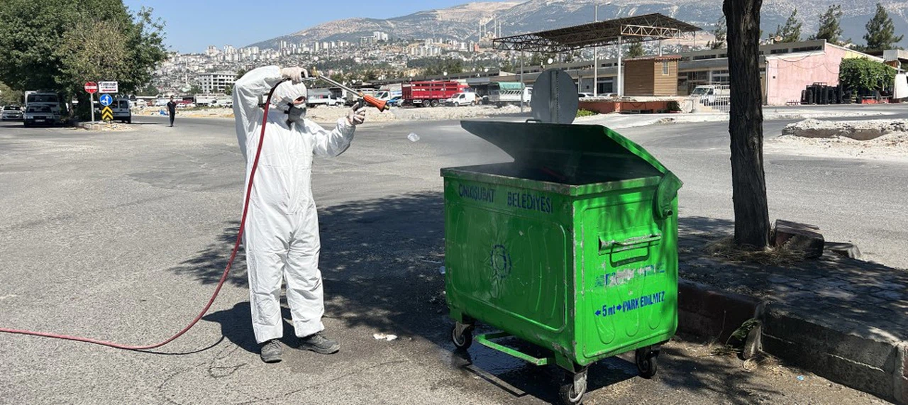 Büyükşehir’den Zararlılarla Etkin Mücadele