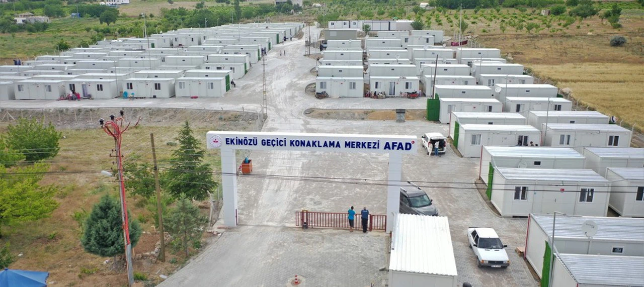 Büyükşehir, Ekinözü Konteyner Kent’in Ulaşımını İyileştirdi
