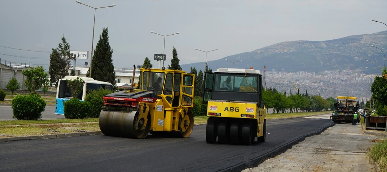 Büyükşehir, Genç Osman Servis Yolu’nun Asfaltını Yeniliyor