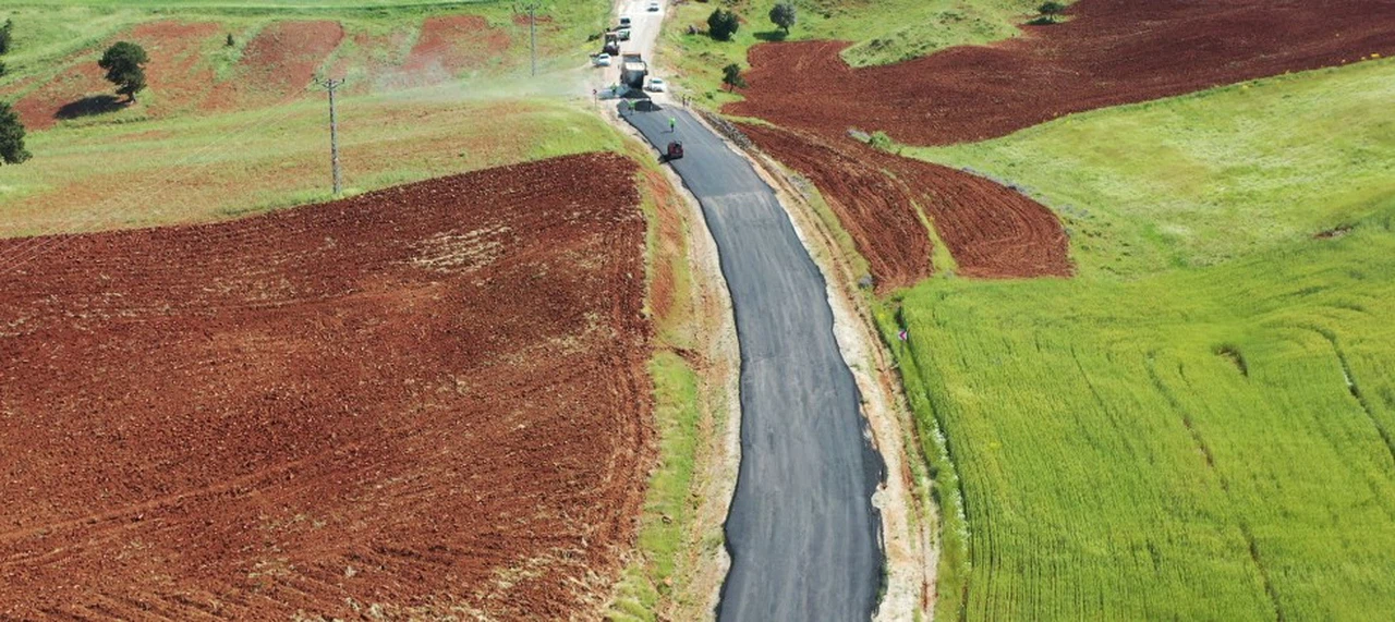 Büyükşehir, Göksun’da Konforlu Ulaşım İçin Sahada