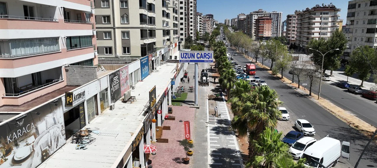 Büyükşehir, Necmettin Erbakan Bulvarı’nda Yenilemelerini Sürdürüyor