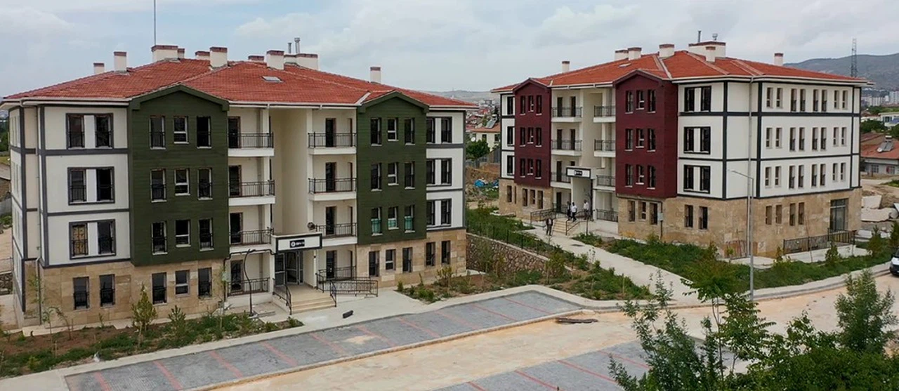 Elbistan’da inşa edilen TOKİ konutları kura sonuçları belli oldu