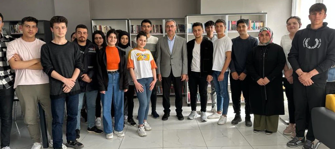 “Gençlerimizle Türkiye Yüzyılı’na Emin Adımlarla İlerliyoruz”