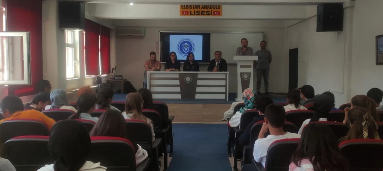 İstiklal Üniversitesi Bölüm Ve Programları Aday Öğrencilere Tanıtıldı