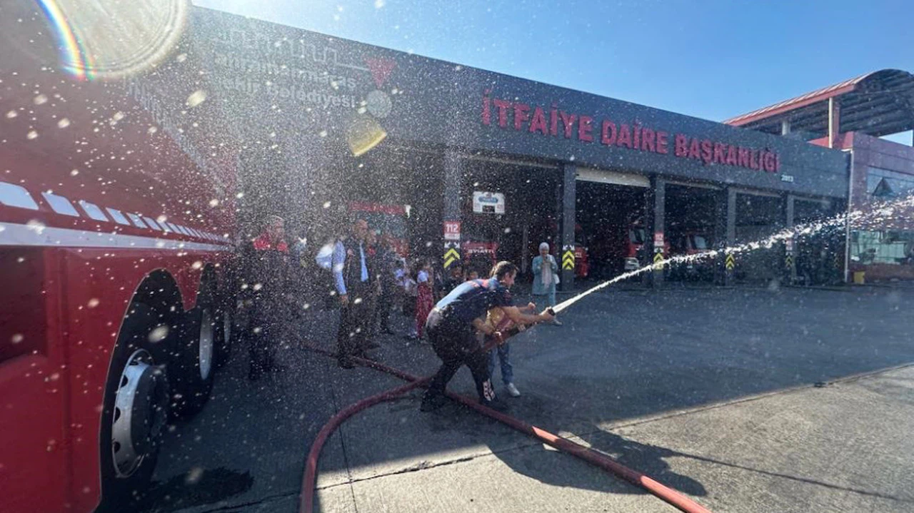 İtfaiye Haftası'nda Minikler İtfaiye Merkezini Keşfetti