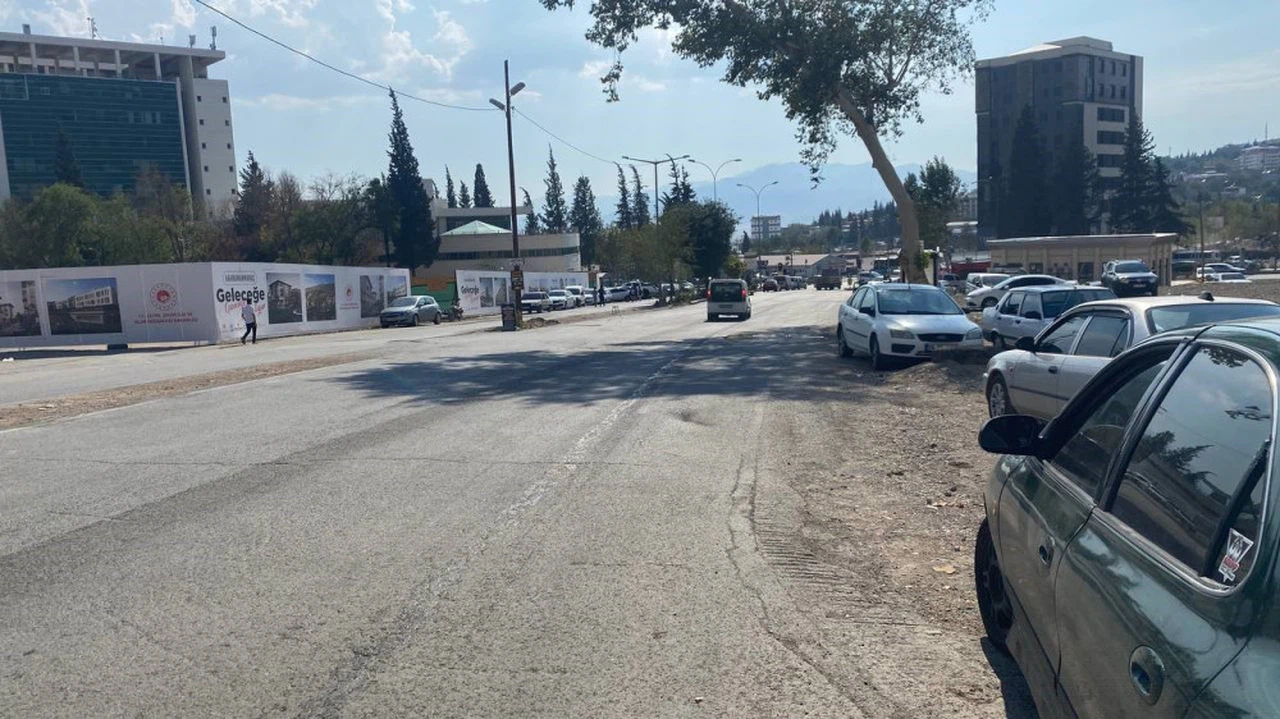 Kahramanmaraş'ta en yoğun bulvar deprem sonrası sessizliğe büründü
