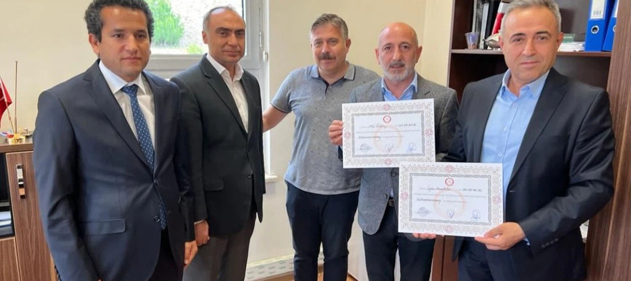 Karatutlu, Mazbatasını Aldı: Örnek milletvekilleri olacağız!