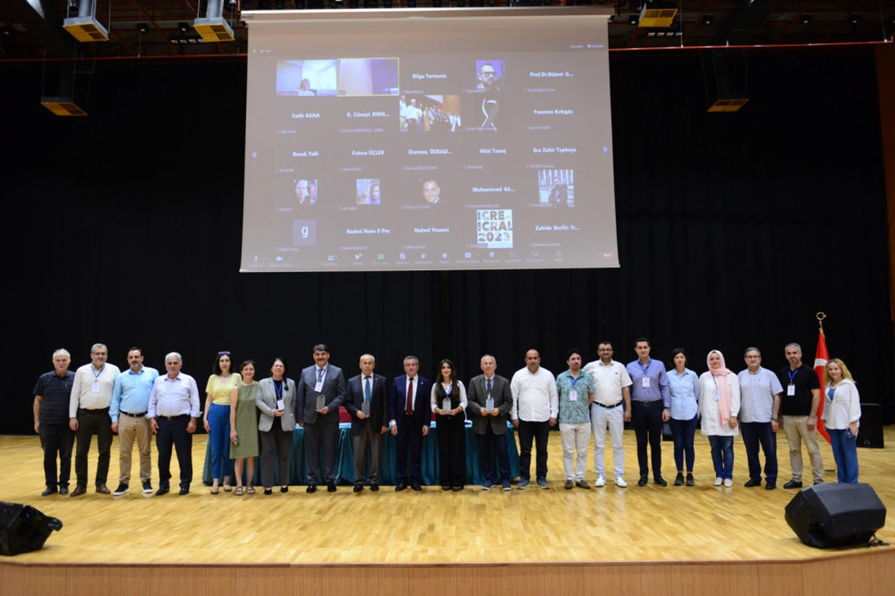 KSÜ'de Düzenlenen Uygulamalı Dilbilim Kongresi Başladı