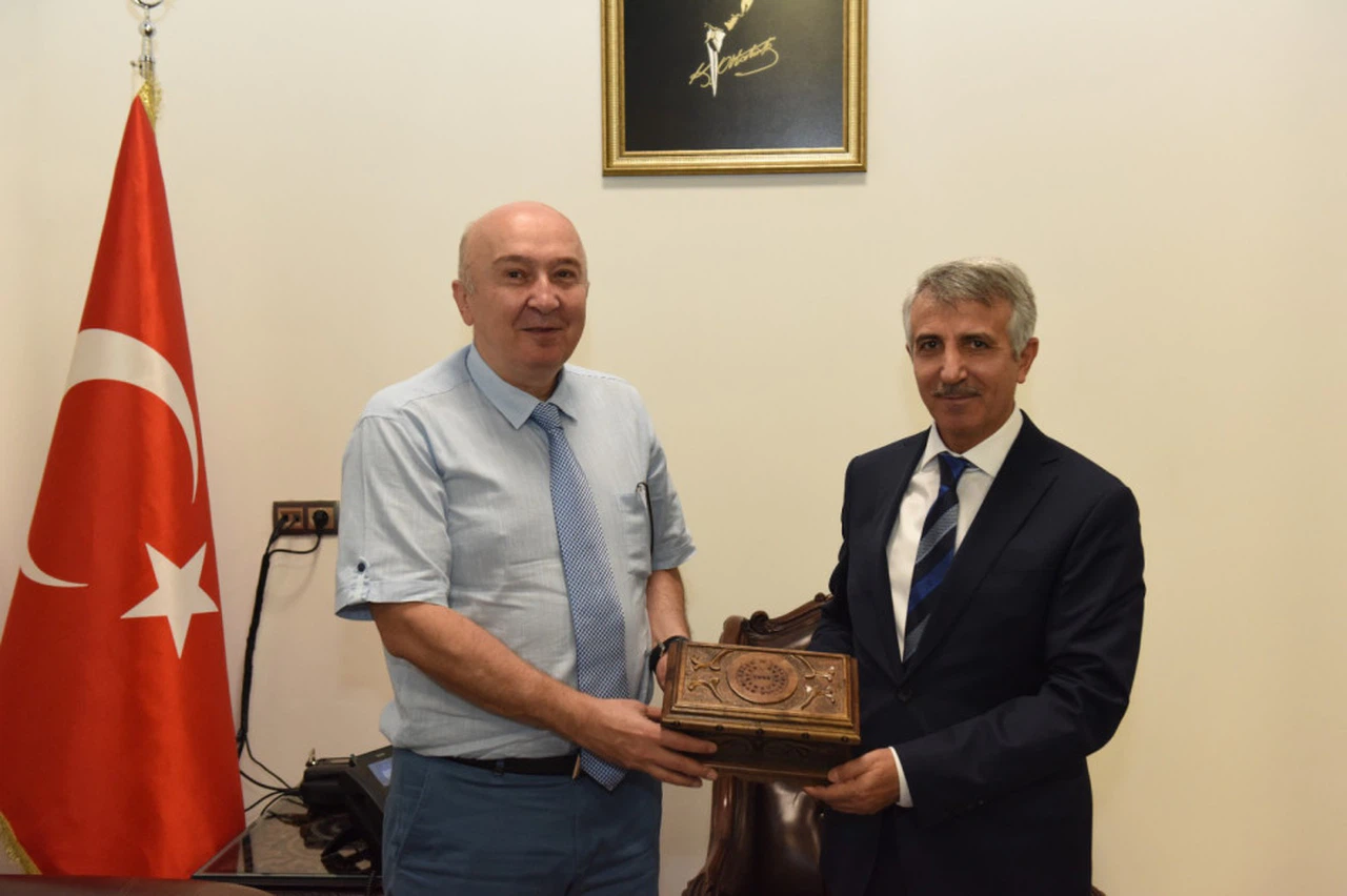 KSÜ’den Kahramanmaraş Valisi Mükerrem Ünlüer’e Hayırlı Olsun Ziyareti