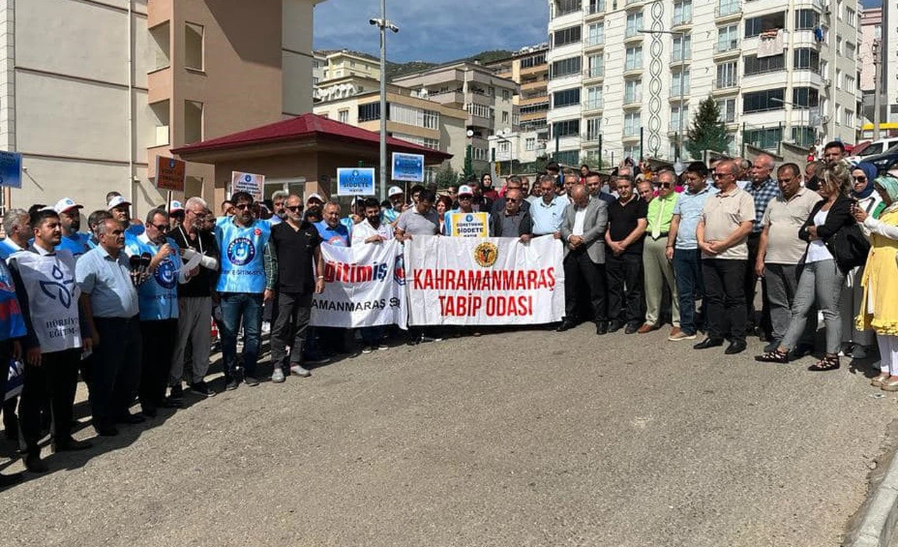Öğretmene Yapılan Saldırıya Toplumsal Tepki Büyüyor