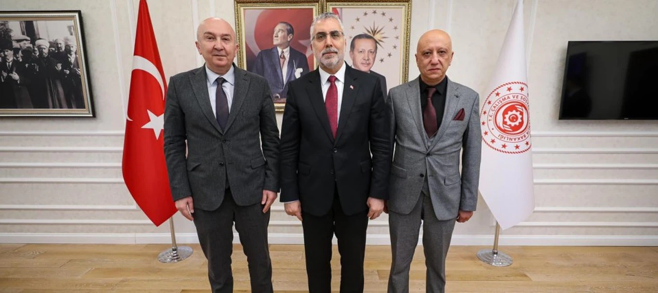 Rektör Yasım’dan Çalışma ve Sosyal Güvenlik Bakanı Vedat Işıkhan'a Ziyaret