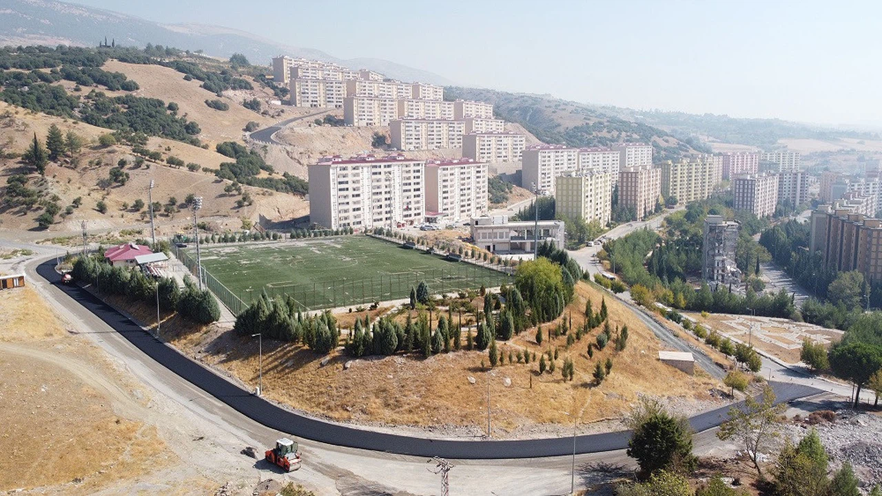 Ulaşım Konforunda Dev Adımlar: Yıldızevler Konutları'nda Asfalt Çalışmaları Hızla İlerliyor