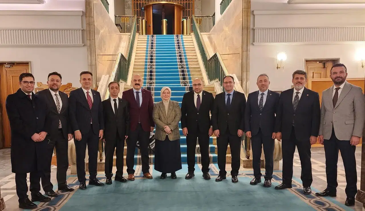 Eğitim Vakfı, TBMM'de Vekiller ile Gelecek Projelerini Görüştü