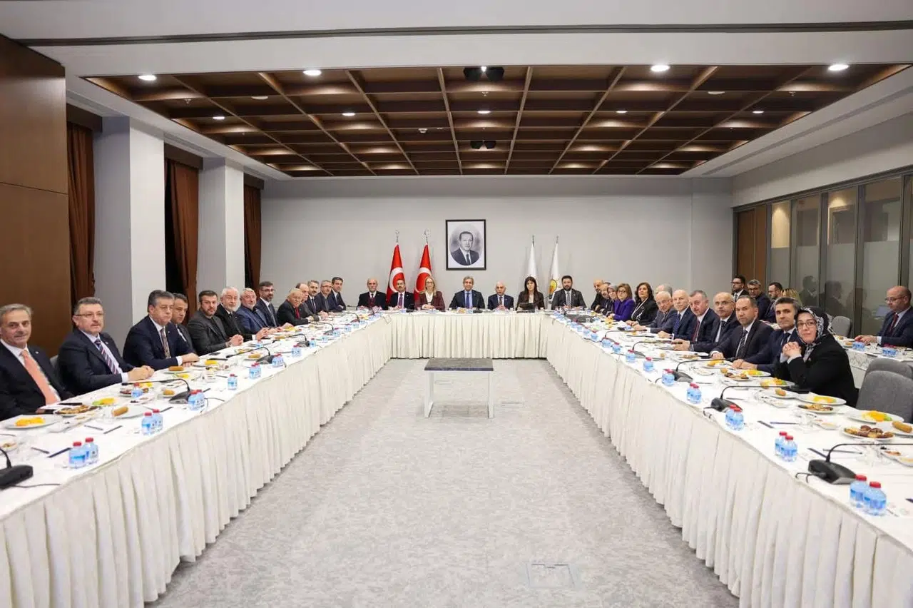 AK Parti Genel Merkezi'nde yerel yönetimler istişaresi