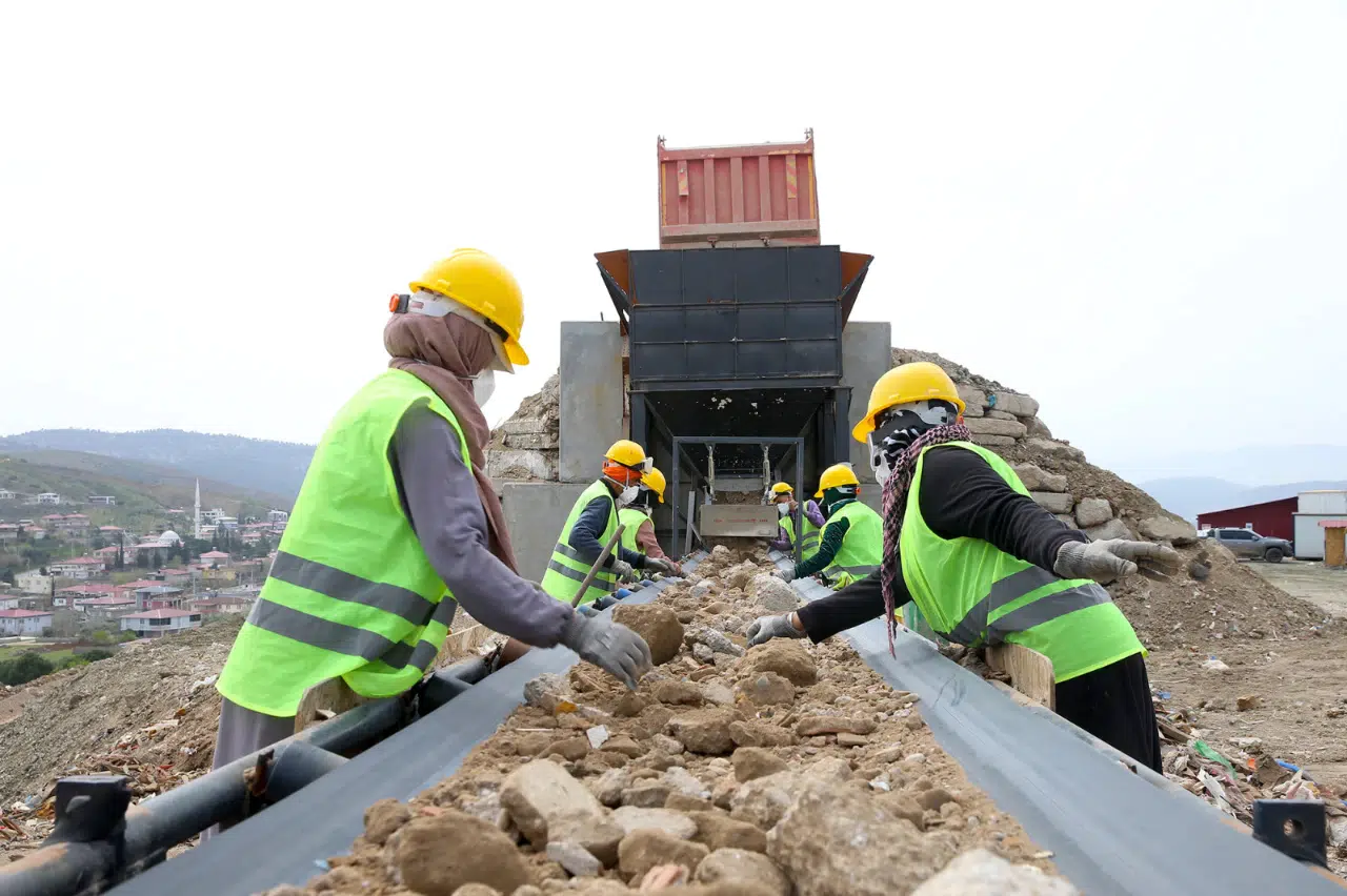 Kahramanmaraş’ta çöpten milyonluk kazanç sıfır atıkta dikkat çeken model