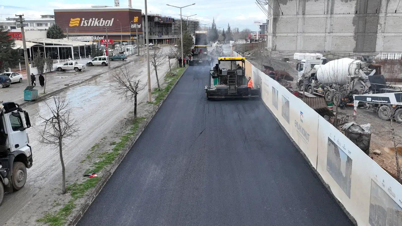Dulkadiroğlu’nda asfalt seferberliği! iki bulvarda yoğun çalışma