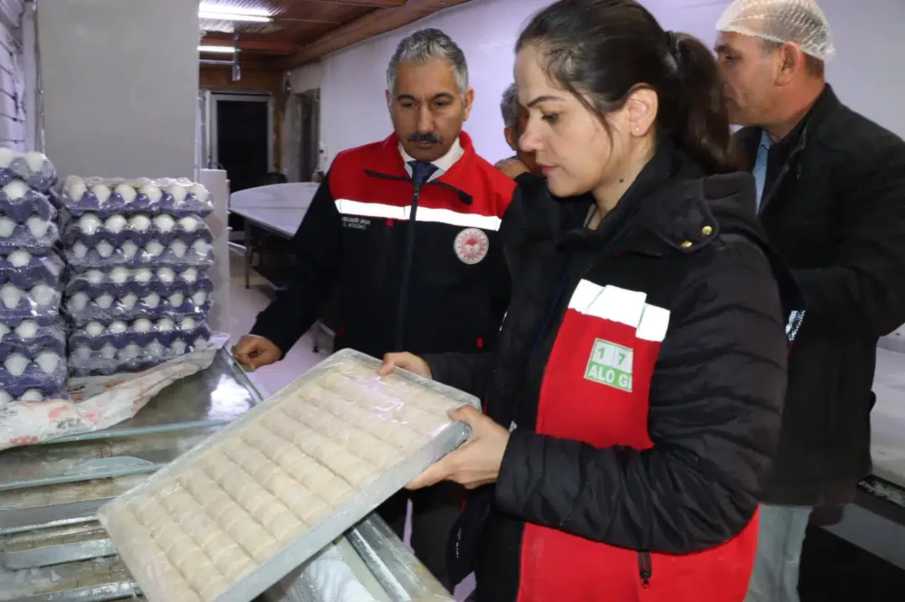 Kahramanmaraş'ta Bayram Öncesi Tatlıya Sıkı Denetim Geldi