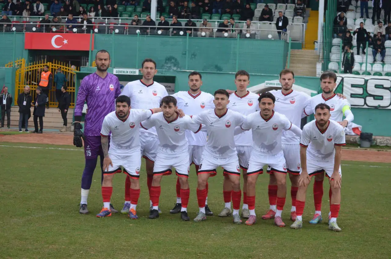 Kahramanmaraşspor lider deplasmanda kritik 1 puan aldı