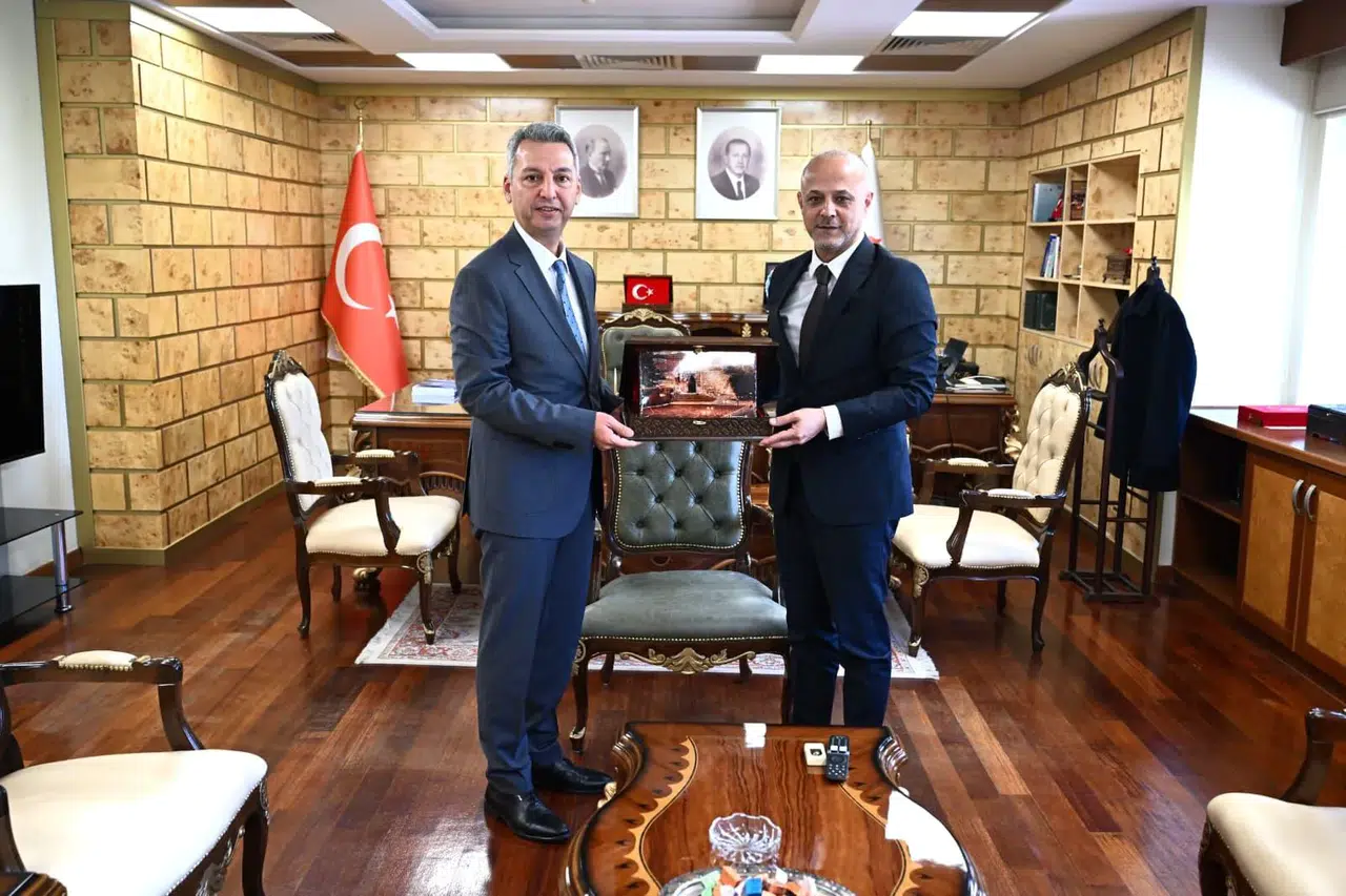 Başkan Koray Kıraç’tan Rektör Okumuş’a ziyaret