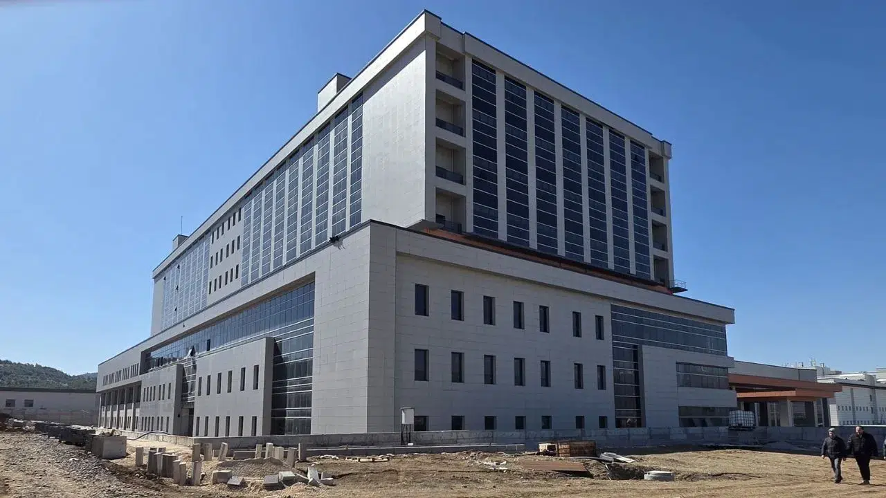 Necip Fazıl Şehir Hastanesi Ek Binasında Sona Yaklaşıldı