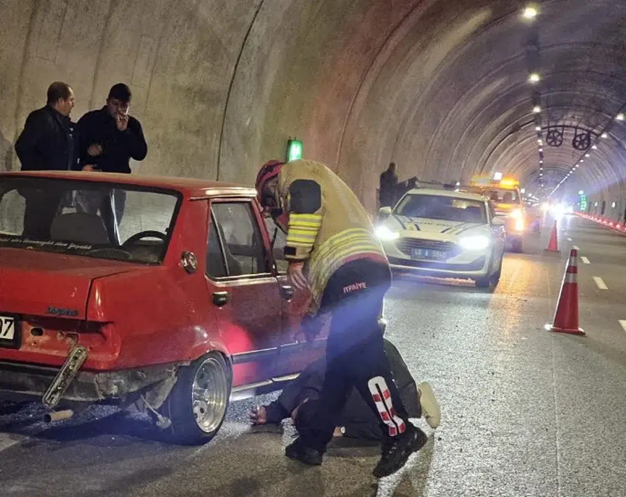 Necip Fazıl Tüneli’nde Maddi Hasarlı Kaza Meydana Geldi