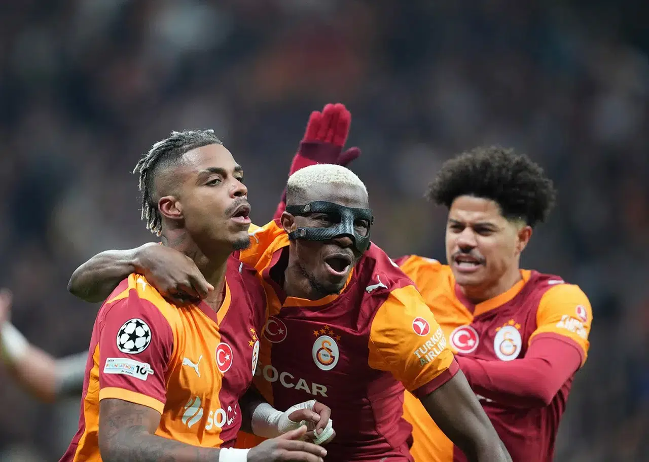 Galatasaray Dev Maçta İlk Yarıyı Önde Bitirdi