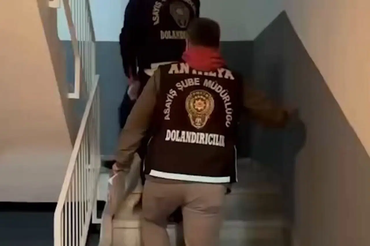 17 İlde Büyük Dolandırıcılık Ağı Çökertildi: 2,1 Milyar Liralık Şok Hesap Hareketleri Tespit Edildi!