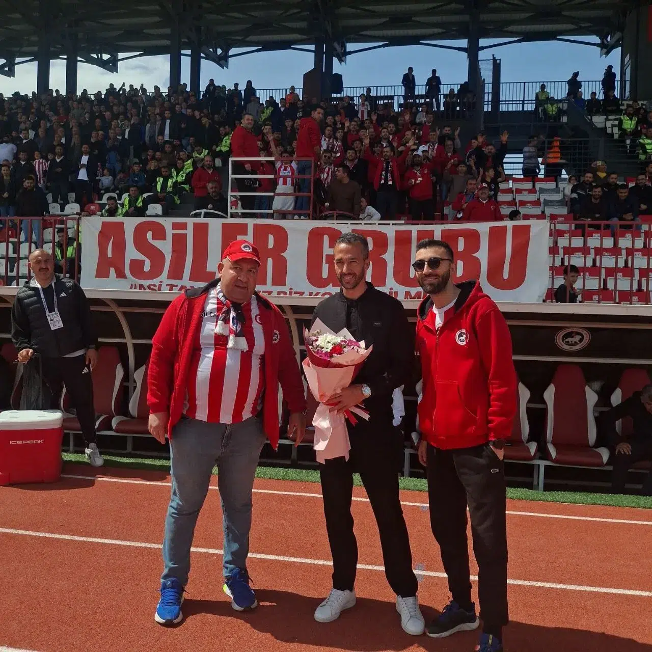 Bilal Kısa’ya İç Sahada Anlamlı Karşılama