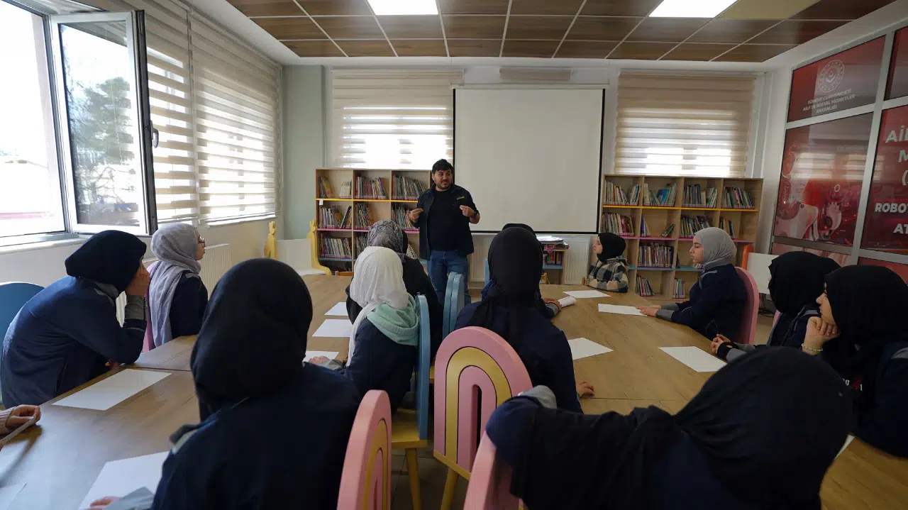 "Büyükşehir'den Genç Yazarlar İçin İlham Verici Atölye Çalışması"