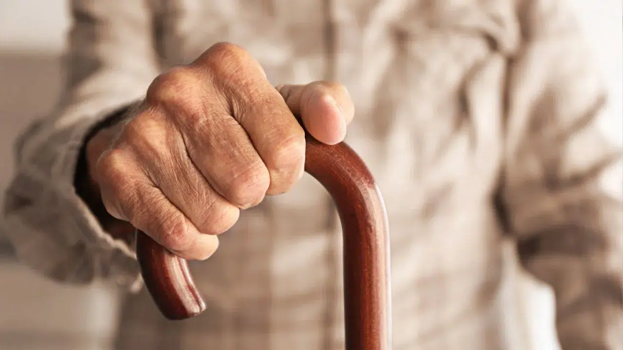 70 yaş üstü emeklilerin emekli maaşları artırılacak