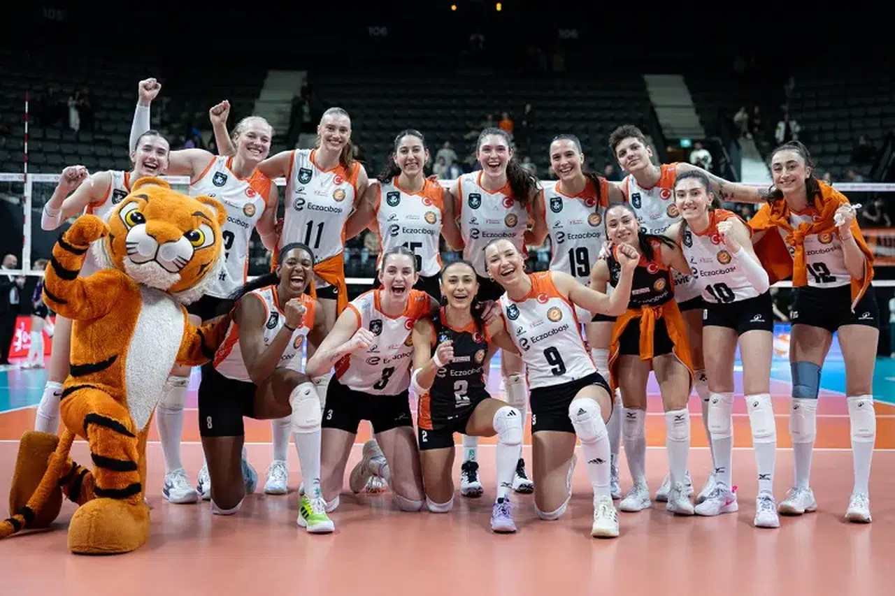 Eczacıbaşı İlk Maçı Kazanarak Avantajı Aldı