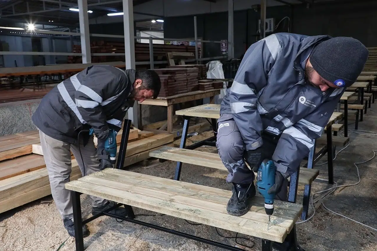 "El Emeği ile Üretilen Kent Mobilyaları, Şehre Yeni Bir Değer Kazandırıyor"