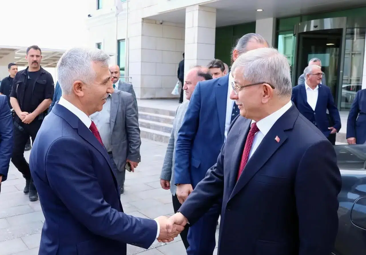 Vali Ünlüer, Ahmet Davutoğlu’nu Makamında Ağırladı