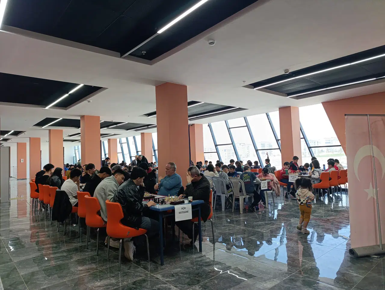 Elbistan’da 161 sporcunun katıldığı ödüllü satranç turnuvası sonuçlandı