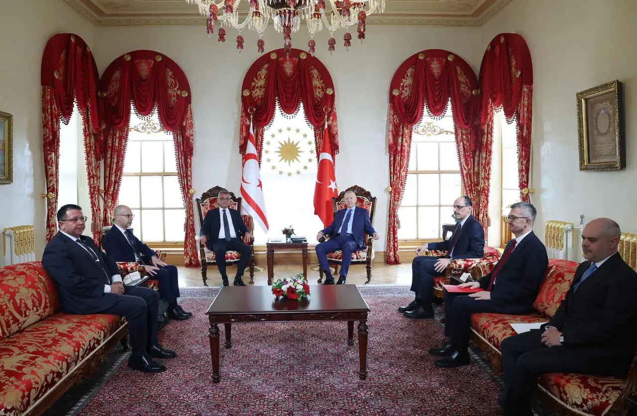 Erdoğan ve Erhürman Dolmabahçe’de Bir Araya Geldi