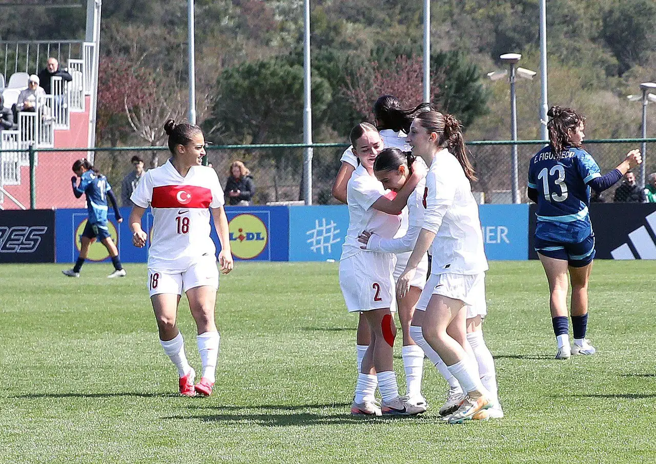 Türkiye Kadın Millî Takımı Sinop’ta Sahaya Çıkıyor