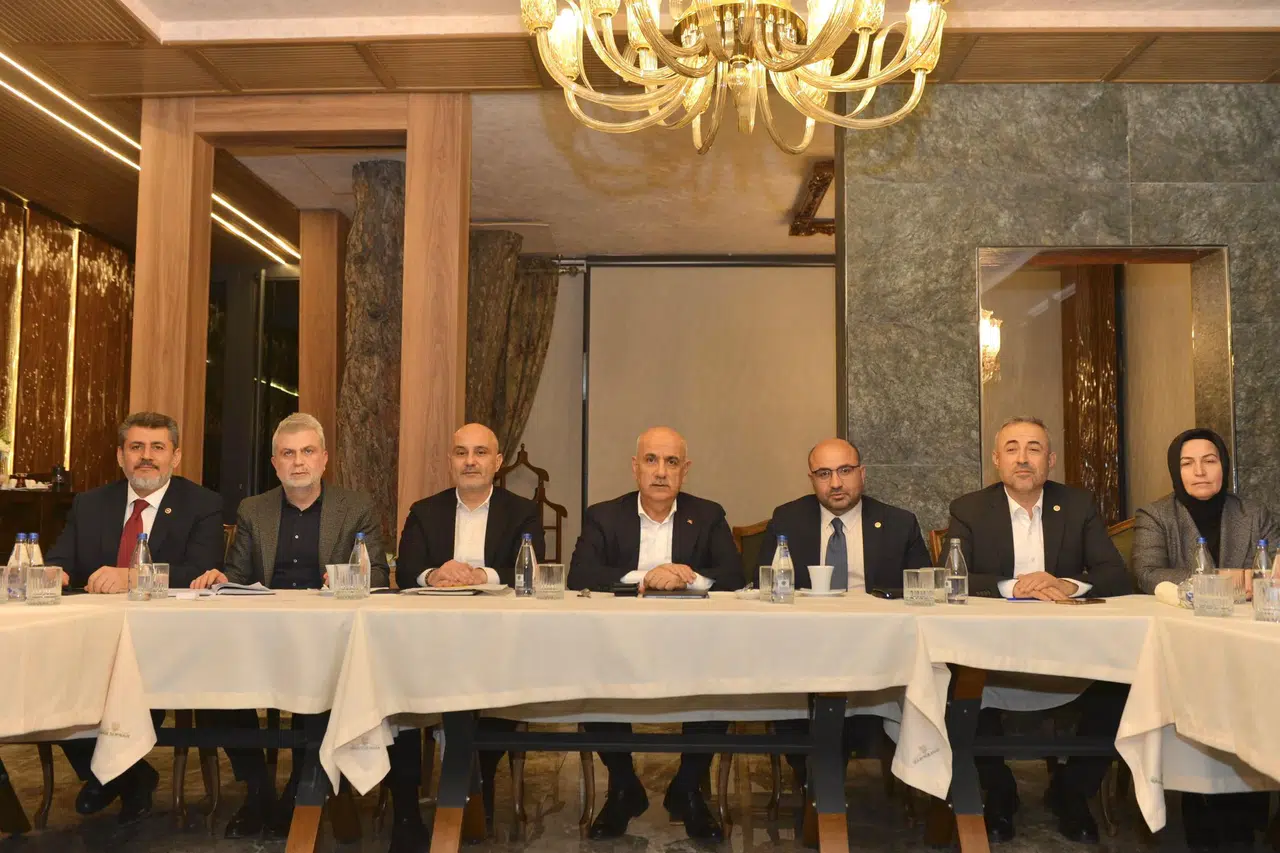 AK Parti Teşkilatından Geniş Katılımlı İstişare Toplantısı