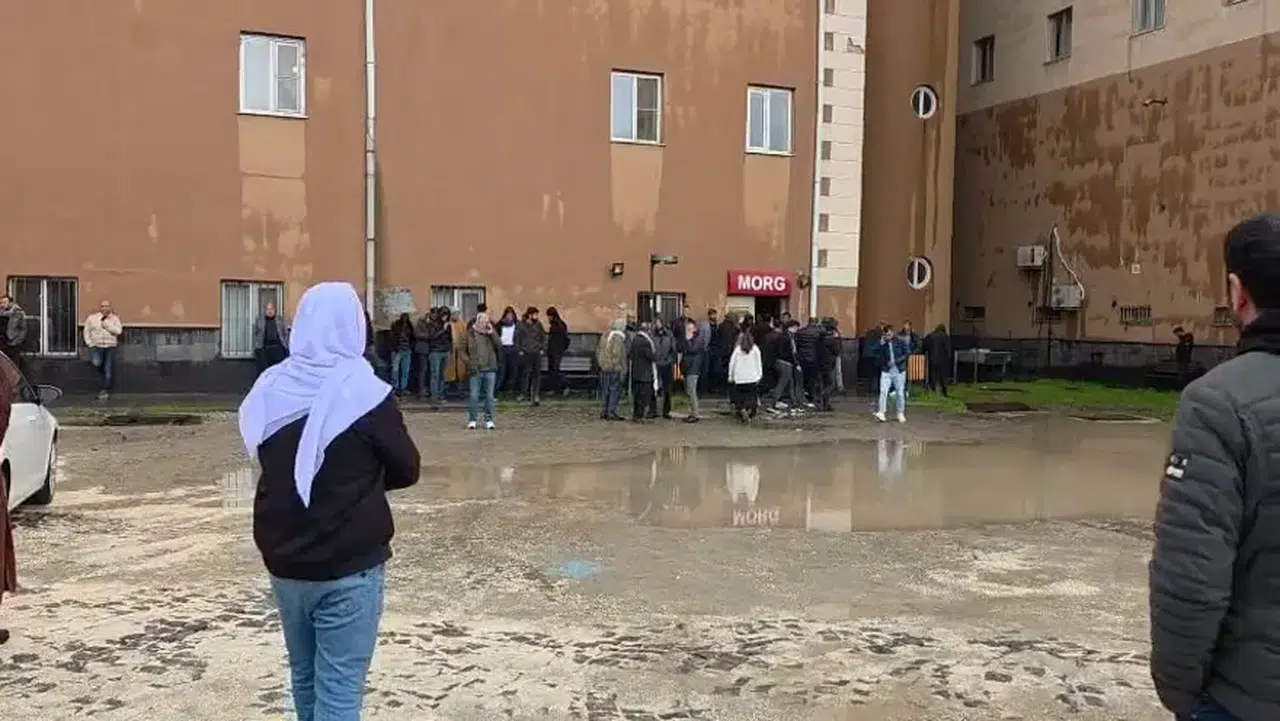 Yıldırım Faciası Okul Bahçesinde Can Aldı