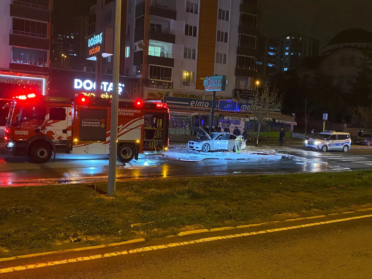 Kahramanmaraş'ta Araç Yangını Paniğe Neden Oldu