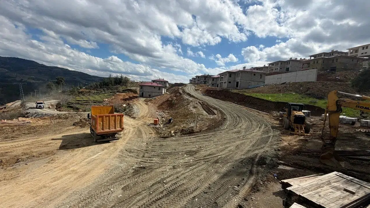 Onikişubat Belediyesi, 11 Kırsal Mahallede Ulaşım Altyapısını Güçlendiriyor!