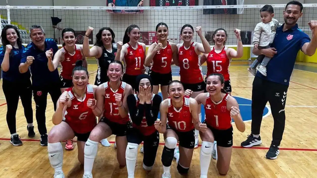 Büyükşehir Belediyespor Kadın Voleybol Takımı, 2. Lig'e Terfi Etti!