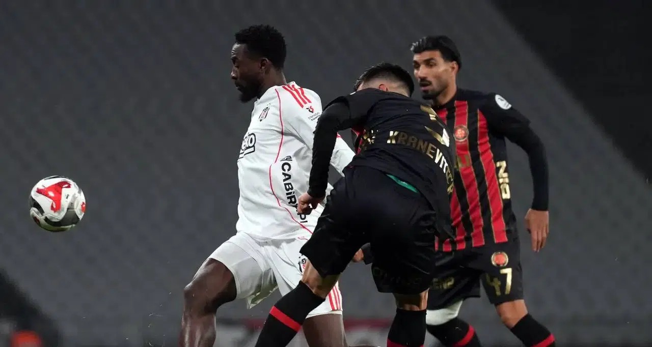 Beşiktaş Karagümrük Maçında İlk Yarı Berabere Bitti