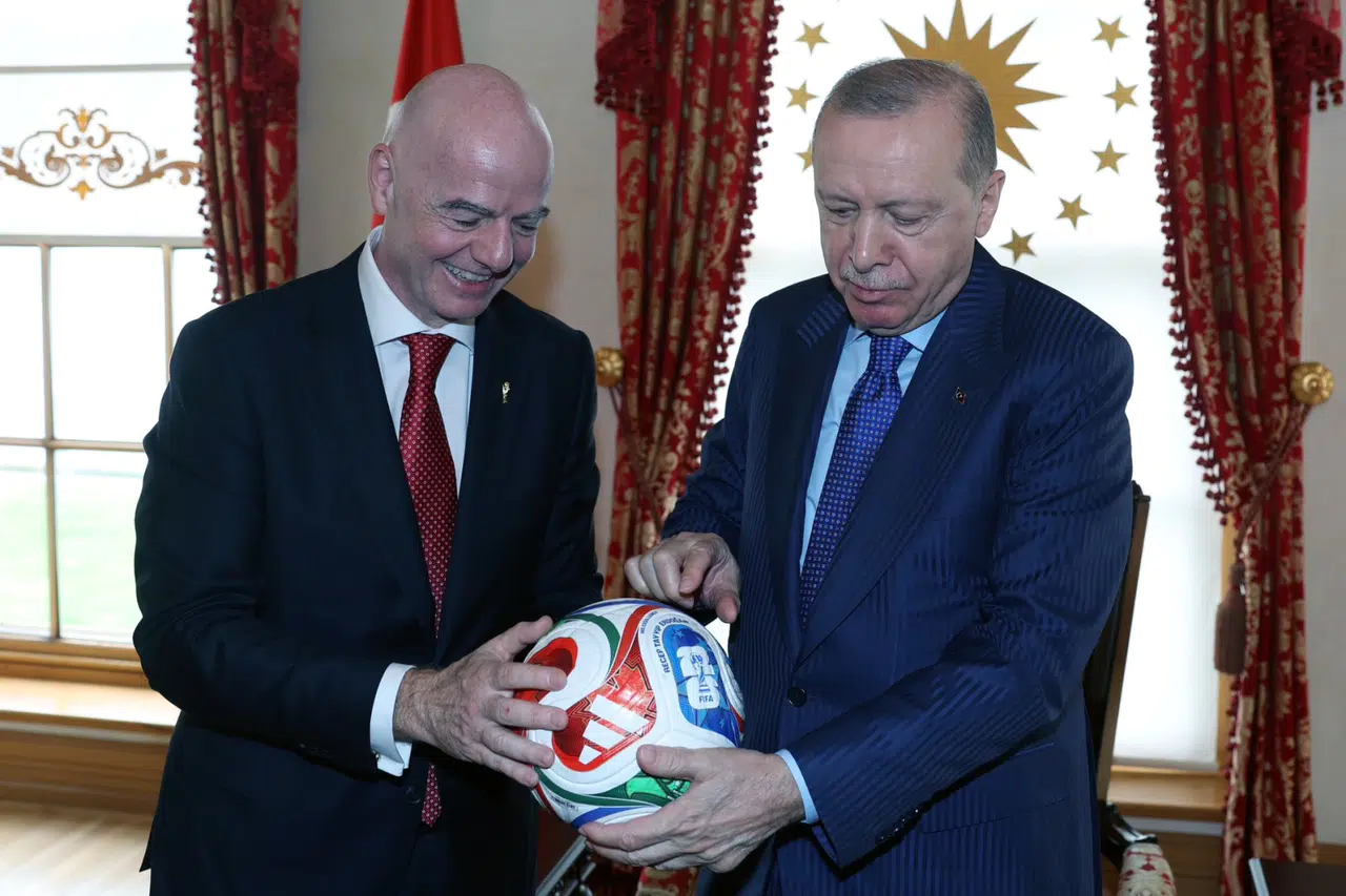 Cumhurbaşkanı Erdoğan, FIFA Başkanı ile Dolmabahçe Sarayı'nda Görüşme Gerçekleştirdi
