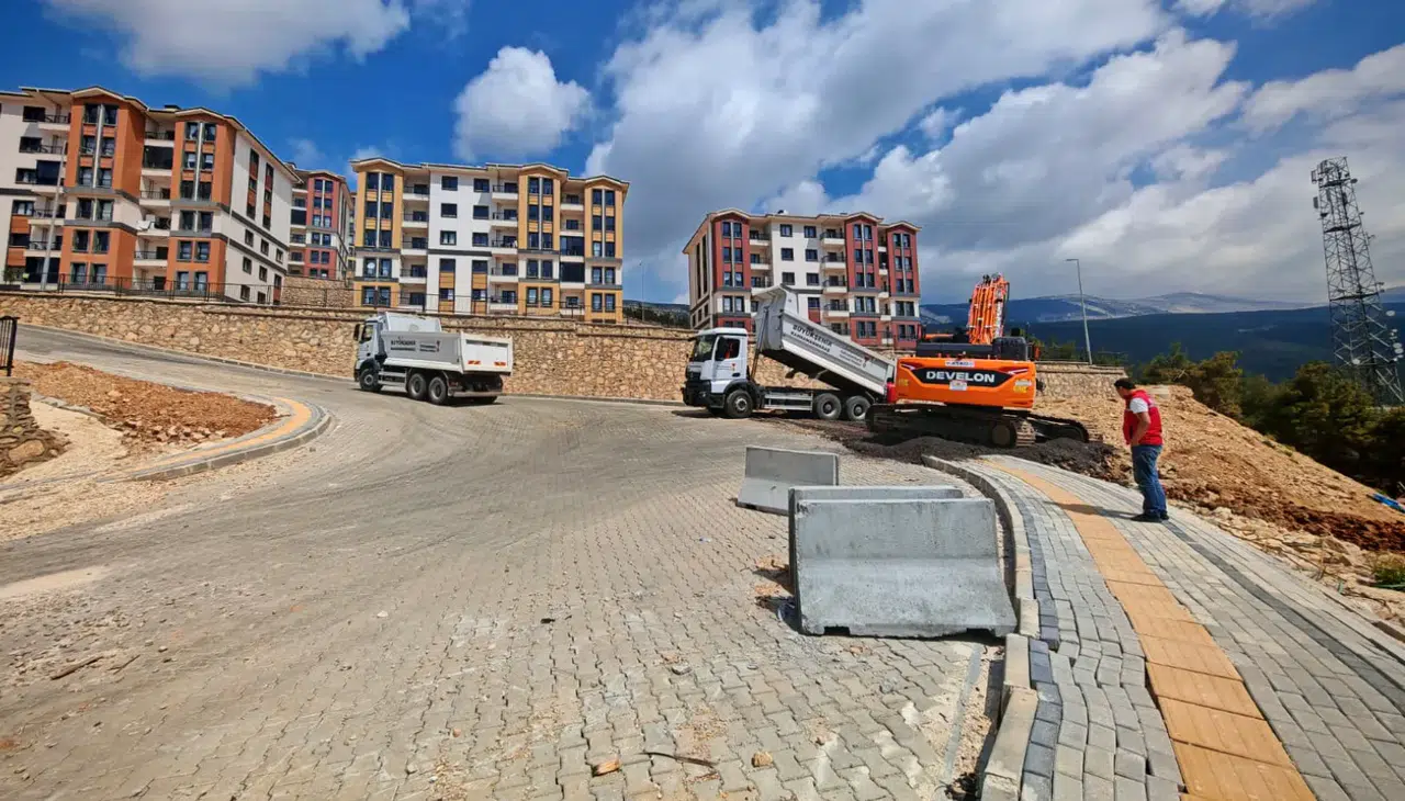 Kahramanmaraş’ta TOKİ Fatihler Yol Çalışmaları Sürüyor