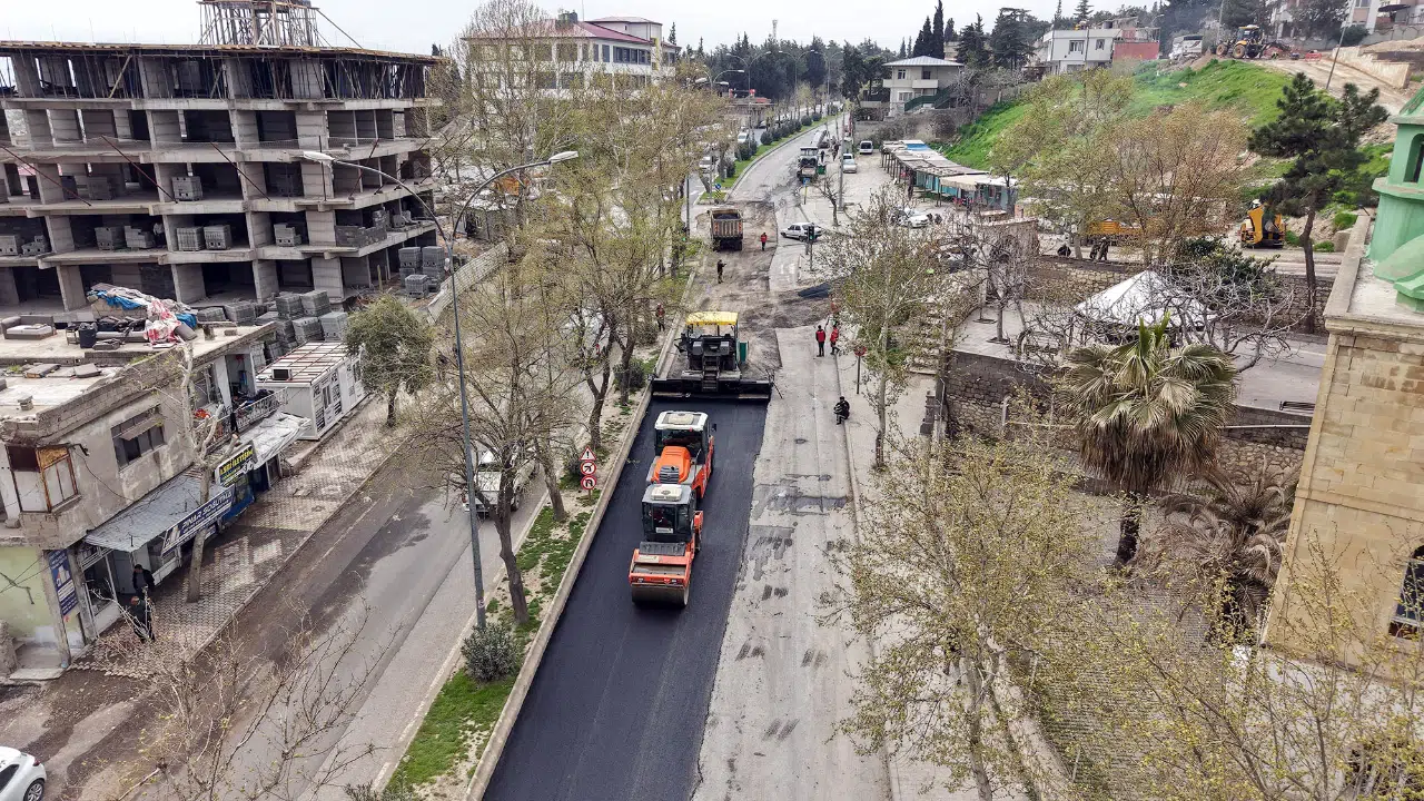 Büyükşehir Belediyesi, Sait Zarifoğlu Bulvarı'nda Ulaşım Konforunu Yükseltiyor!