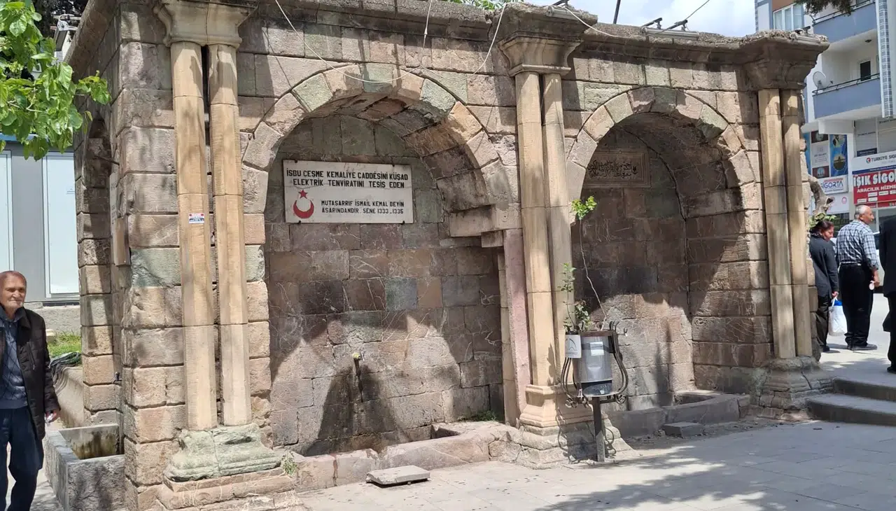 Şeyh Adil Çeşmesi Bakımsızlığıyla Dikkat Çekti