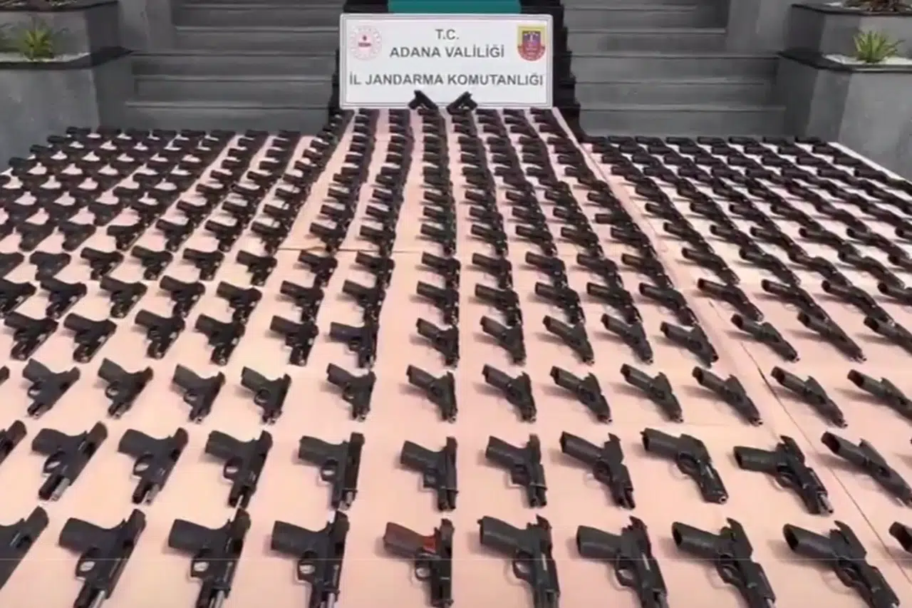 Jandarma'dan büyük başarı: 1.107 ruhsatsız silah ele geçirildi!