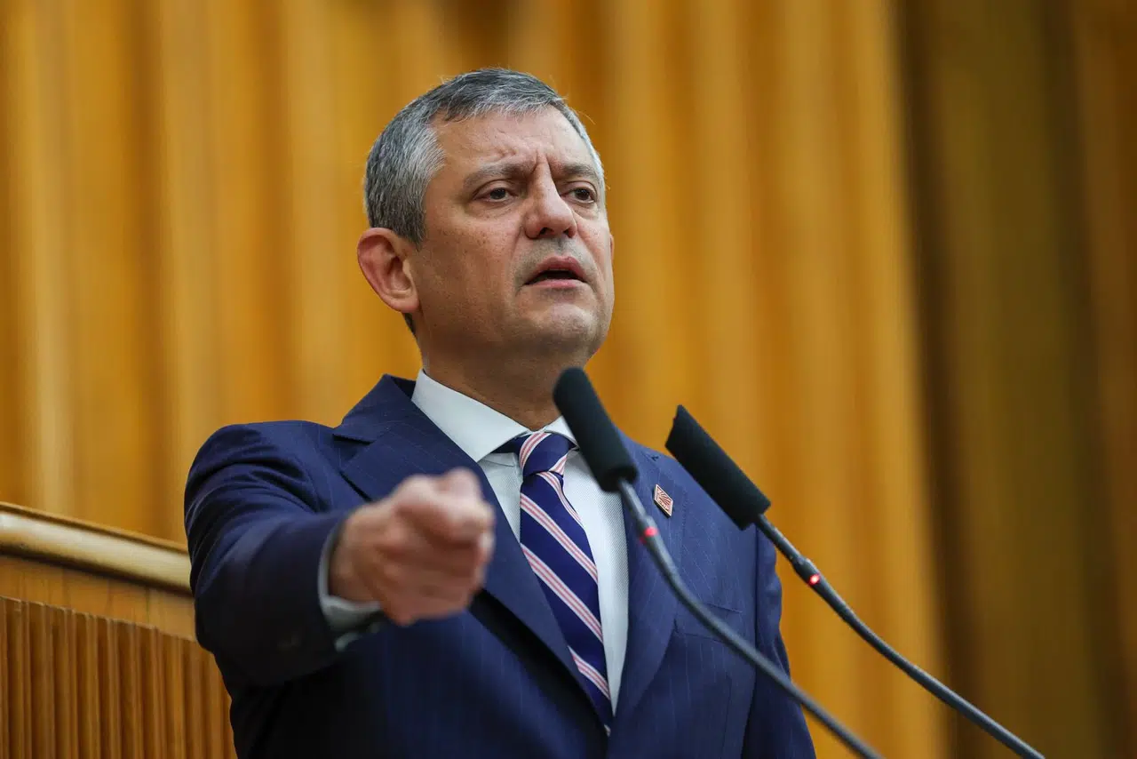 Özgür Özel: "Karşımıza Çıkmaya Cesaret Edin, Sandıkta Halkın Gücü Var!"