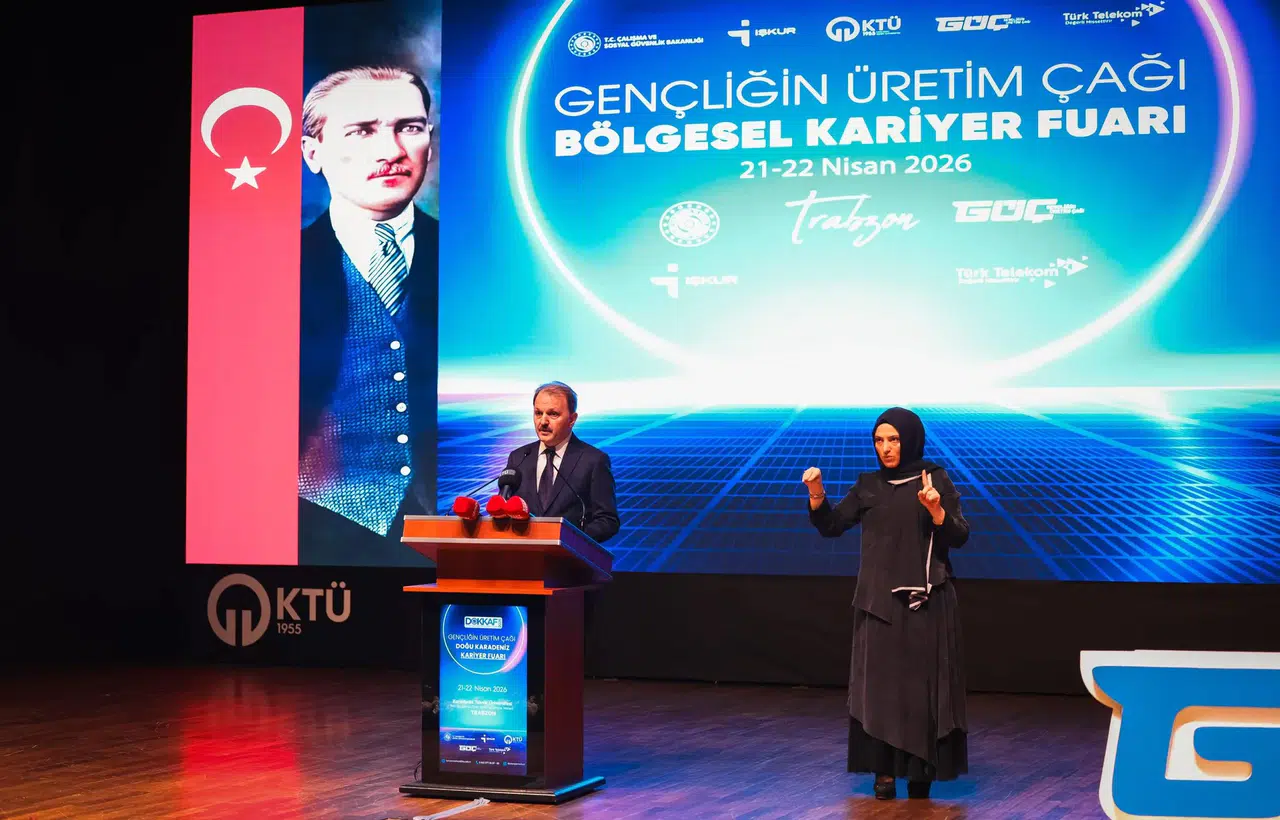 Gençler Kariyer Fuarına Akın Etti, Yoğun İlgi Gördü
